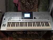 Yamaha psr s 900 .