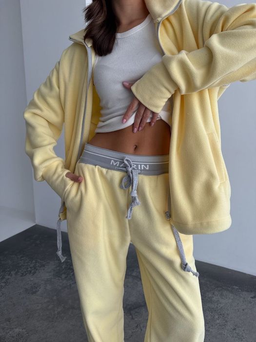 Жіночий костюм з флісу жовтий оверсайз