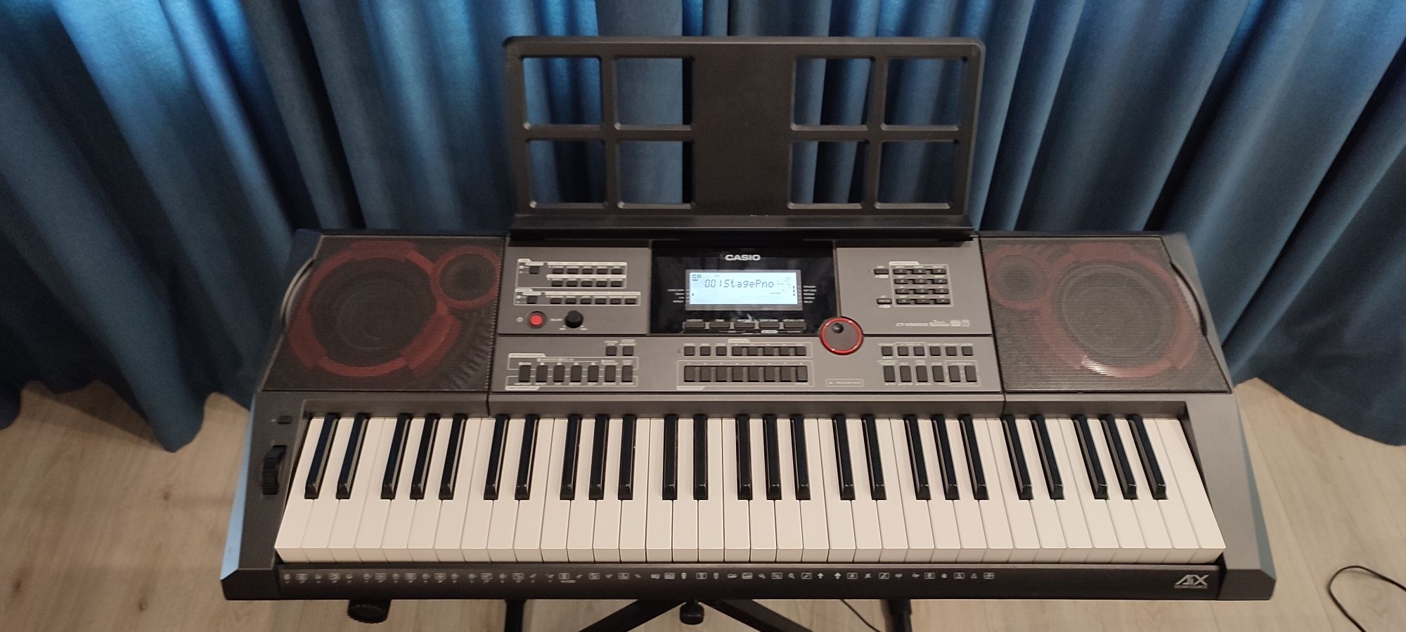 Синтезатор Casio CT-X5000. В подарунок підставка