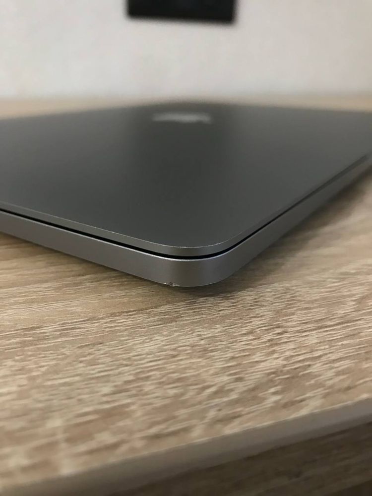 MacBook 2019, діагональ 13”