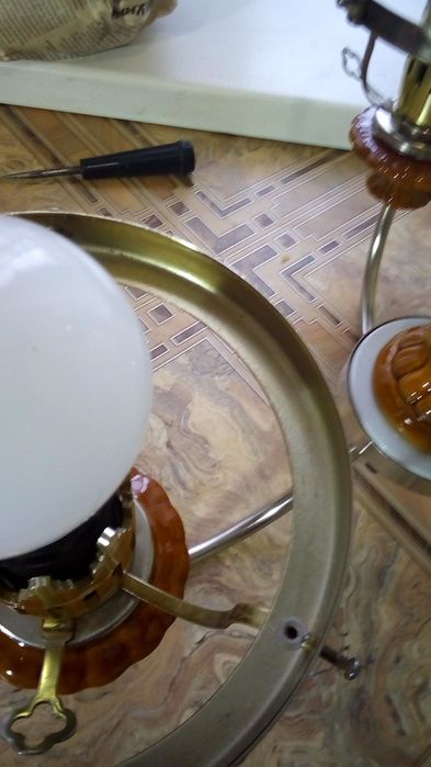 ЛЮСТРА из 3-х плафонов. Отличное состояние (вigмiнне)