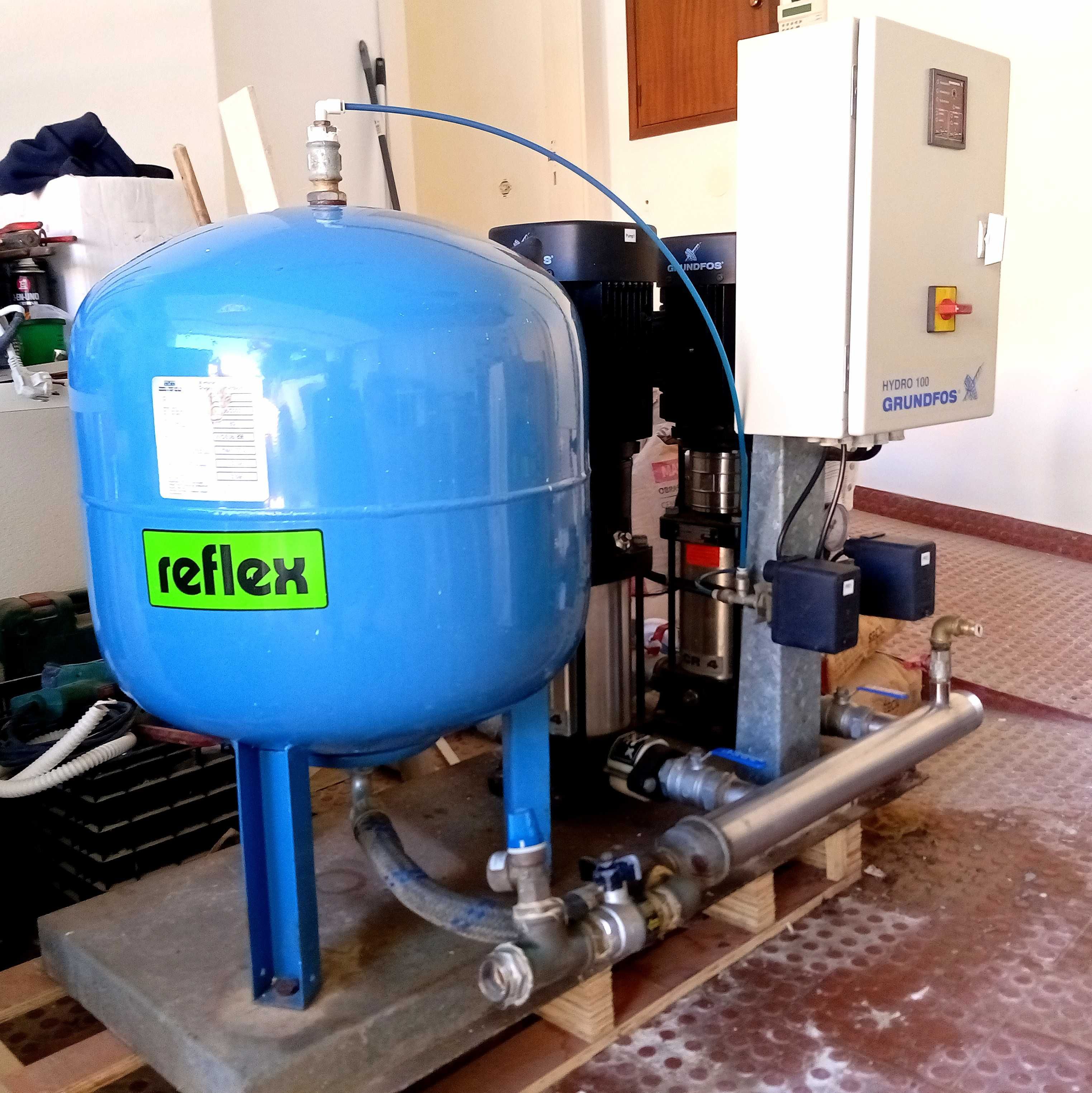 Como Nova! GRUNDFOS Central de Bombagem 2 X Bombas - IRREPREENSÍVEL!