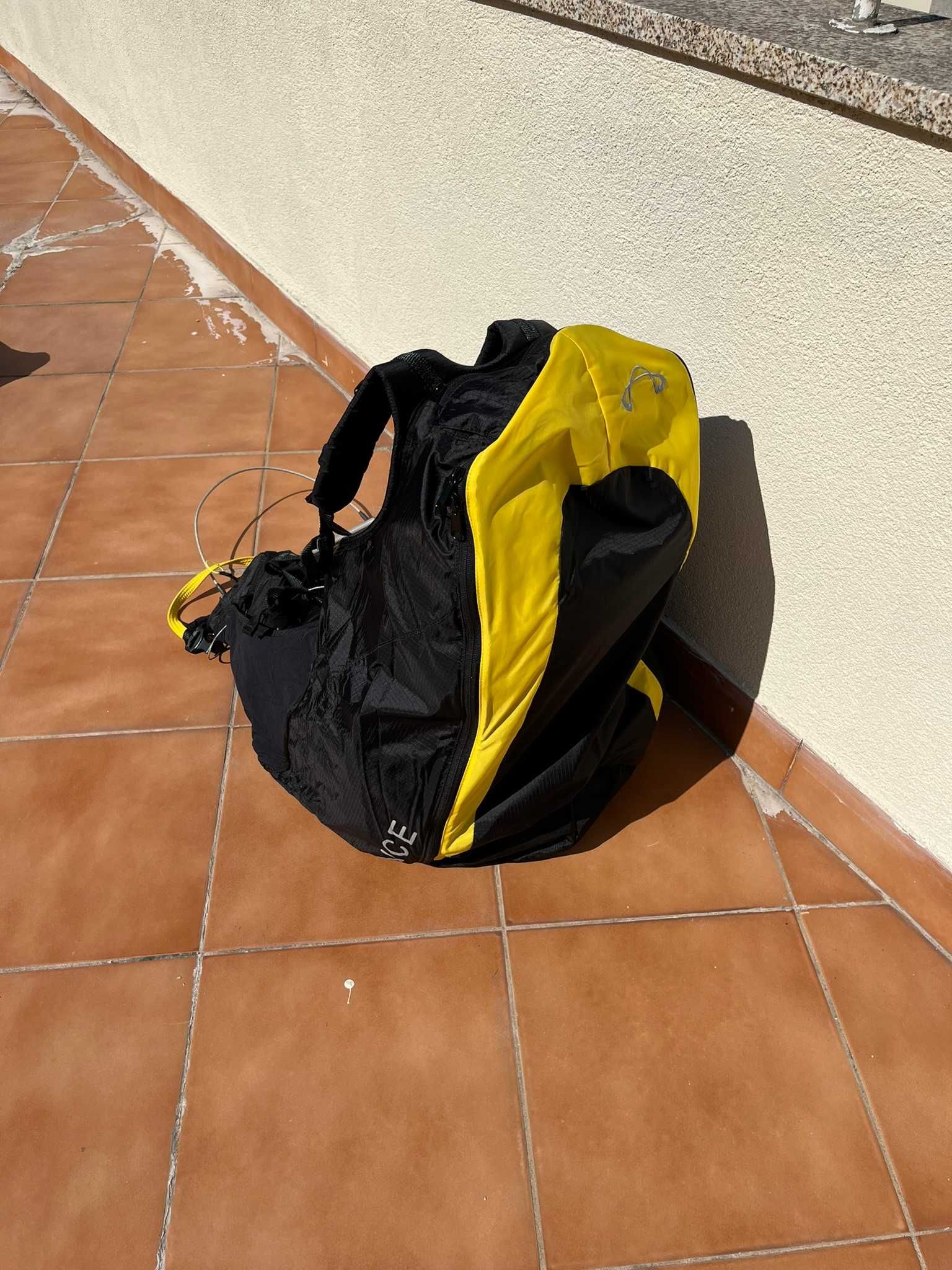 Arnês de parapente Advance Progress 2, incl paraquedas reserva