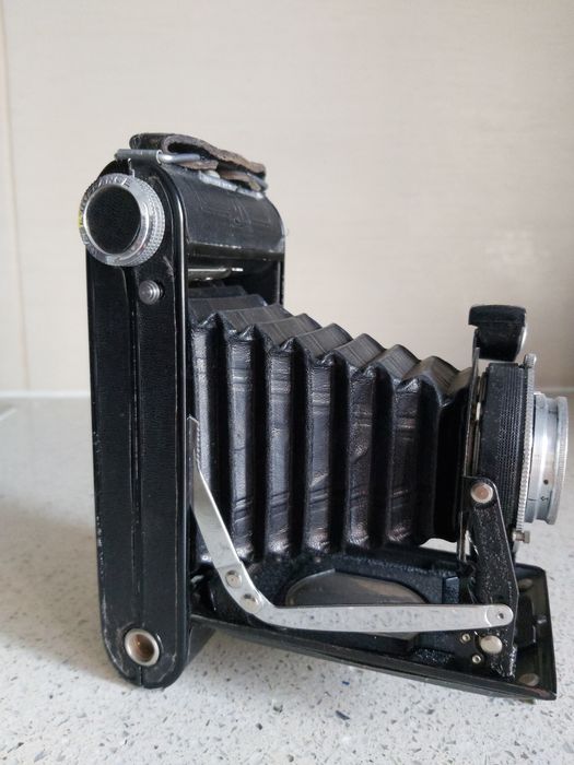 Máquina fotográfica de fole Lumirex Lumière