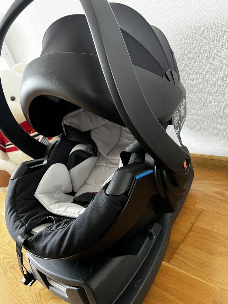 Автокрісло Stokke