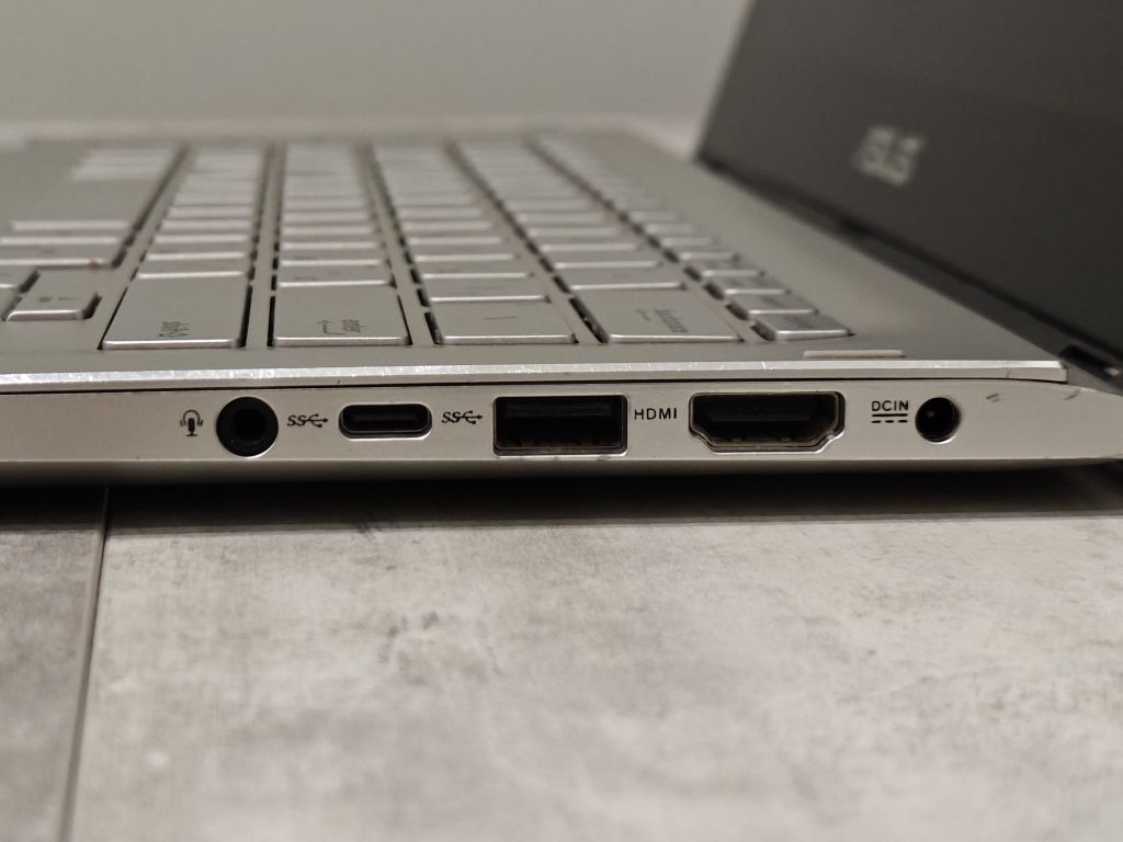 Ноутбук ASUS Q405ua, core i5-8250, 500gb ssd