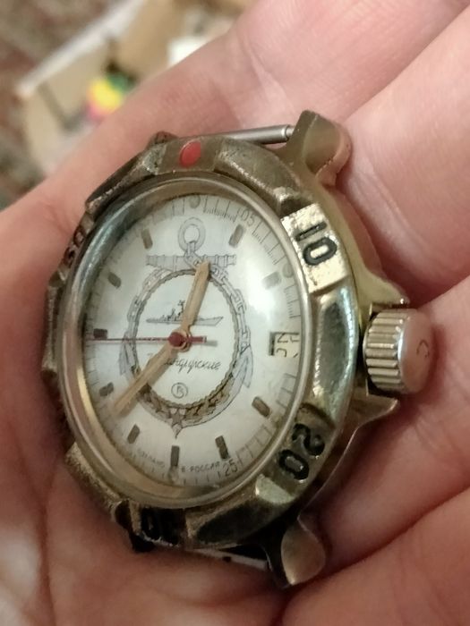 Продам наручные механические часы Восток Командирские