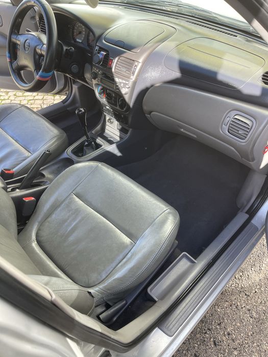 Nissan Almera 1.5 Gasolina de 2001 em bom estado para a idade