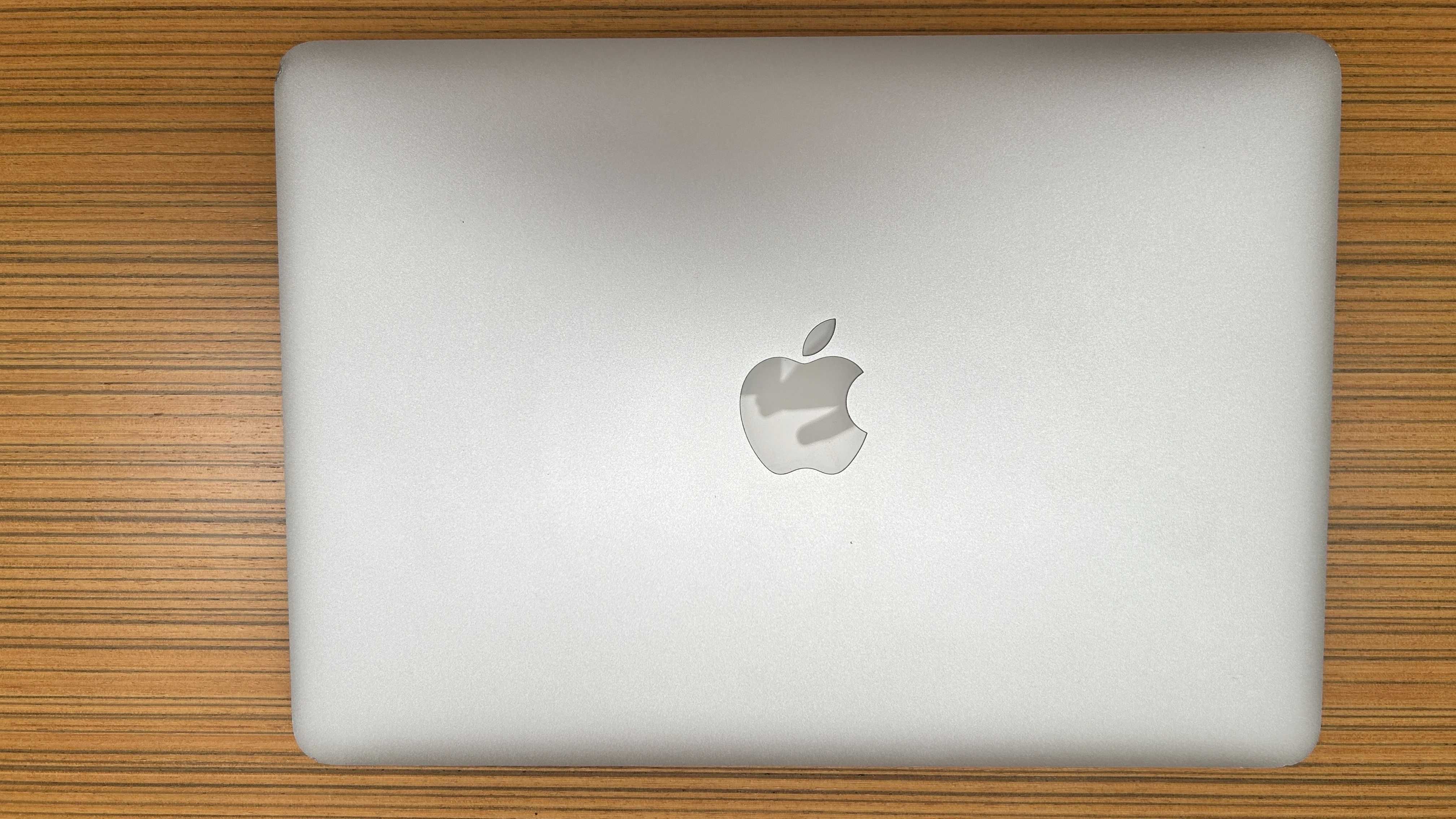 MacBook Pro - Sequoia (Rooted)