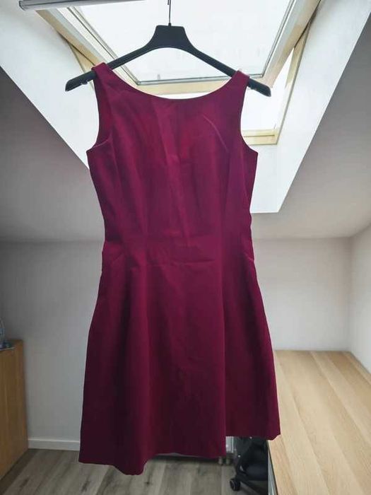 Malinowa sukienka Aggi • elegancka • rozkloszowana • 34/36