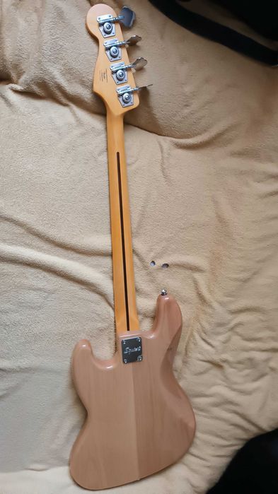 Gitara  Basowa JAZZ BASS SQUIER by Fender  Natural  jak Nowa