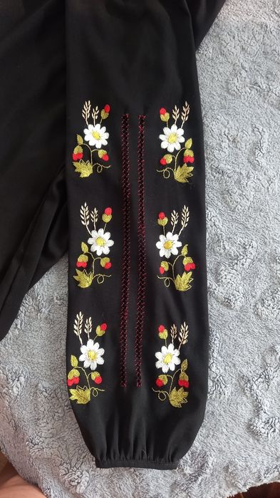 Вишиванка вишита сорочка жіноча чорна