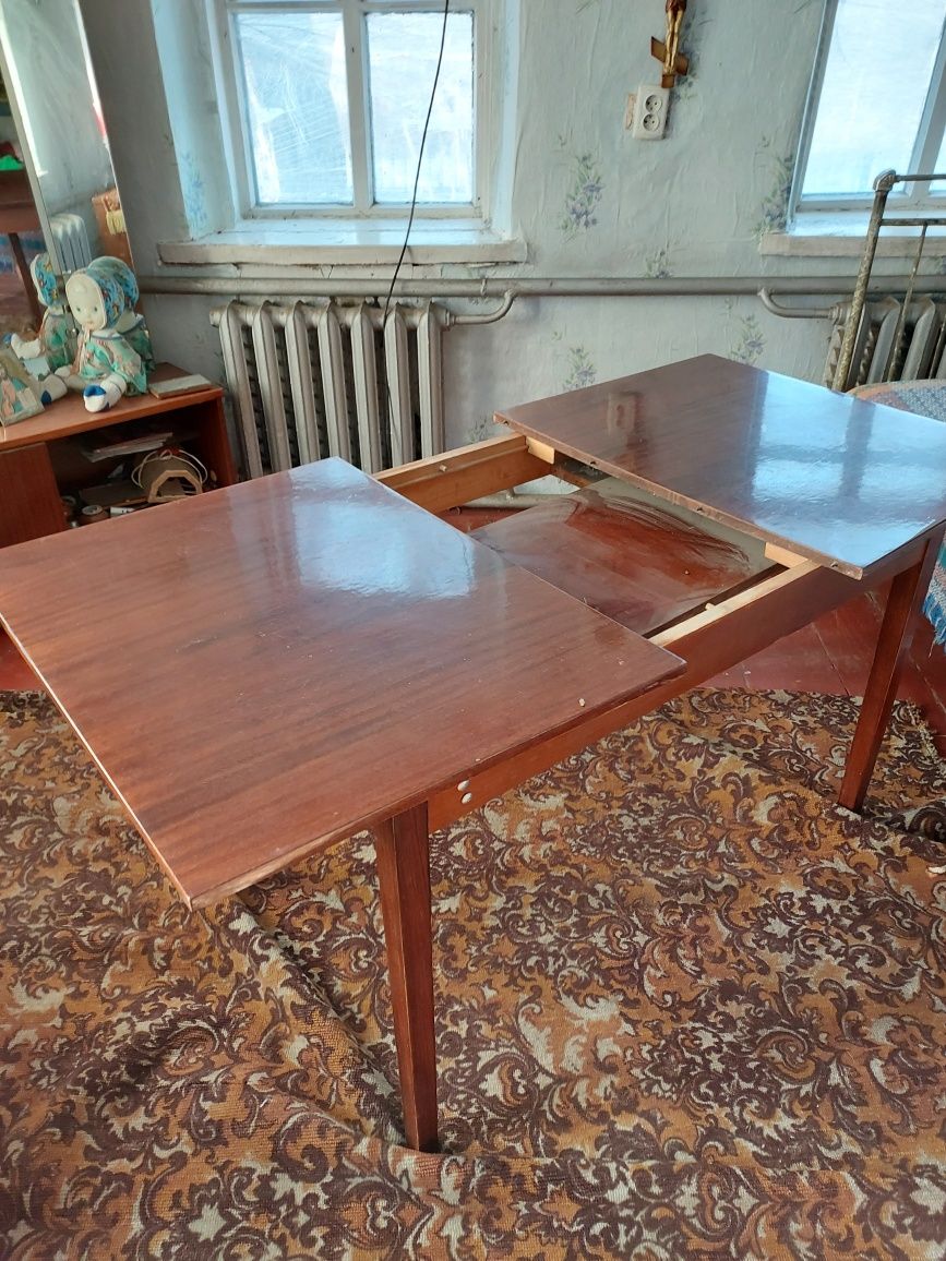 Раскладной стол деревянный