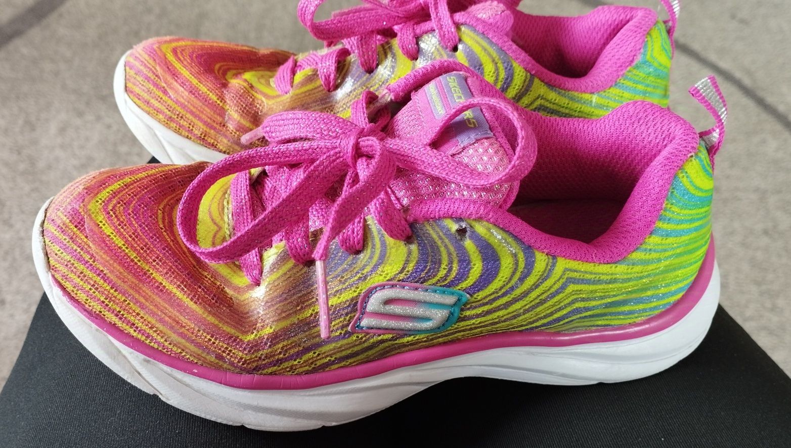 Buty firmy skechers rozmiar 30