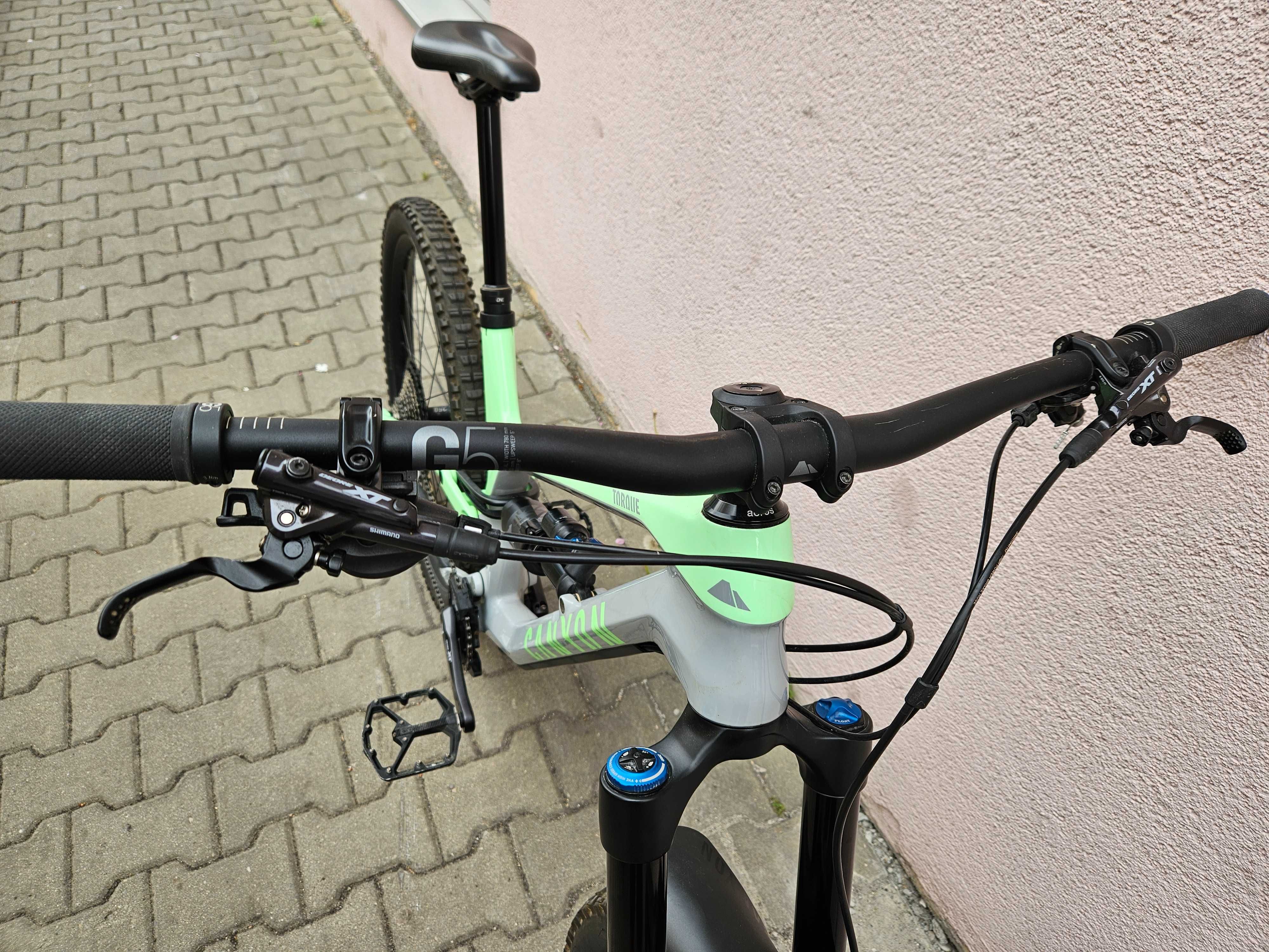Rower Canyon Torque CF 8 27.5  M  2021 carbon FOX  DT stan idealny