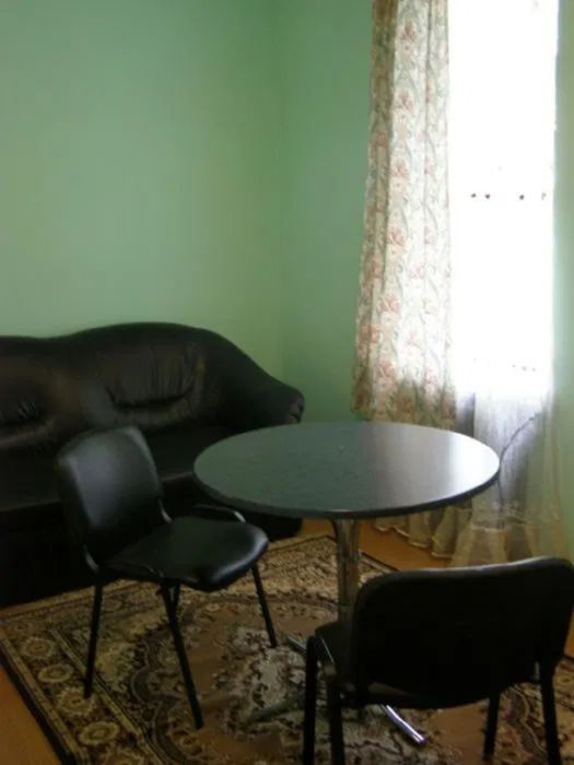 Продам двокімнатну квартиру. Центр (Шевченка).