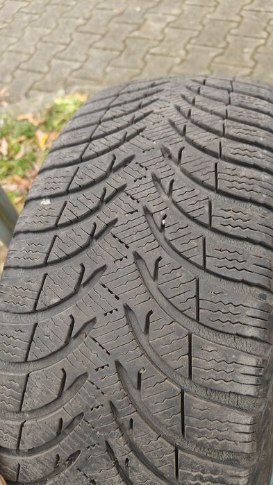 Komplet opon zimowych Michelin 205/55/R16