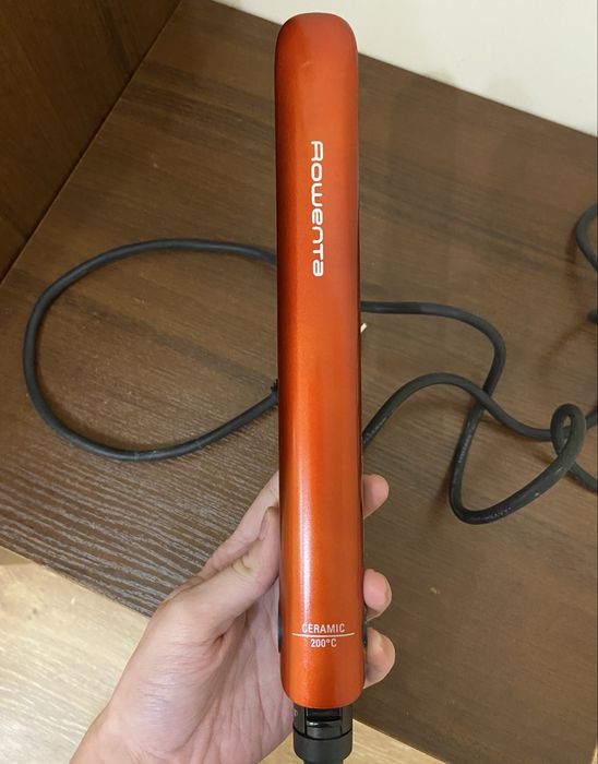 Випрямляч для волосся Rowenta