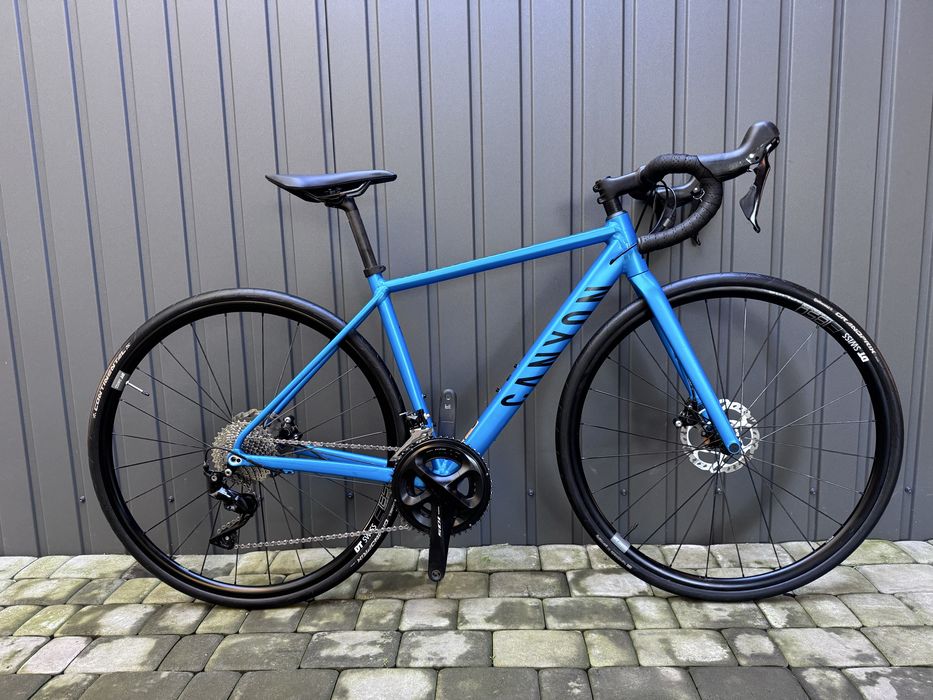 Canyon Endurace AL 7. Shimano 105 R7000.DT Swiss E1850 Spline Disc. XS