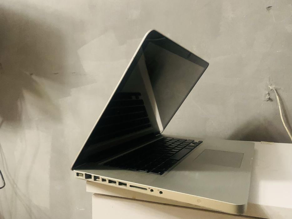 Продам Macbook pro 15 a1286 ( начало 2011г)