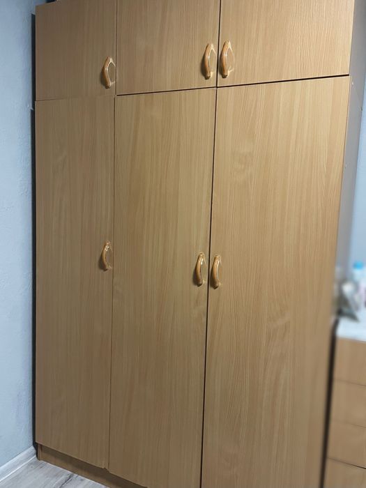 Шафа для одягу з знімним антресоллю