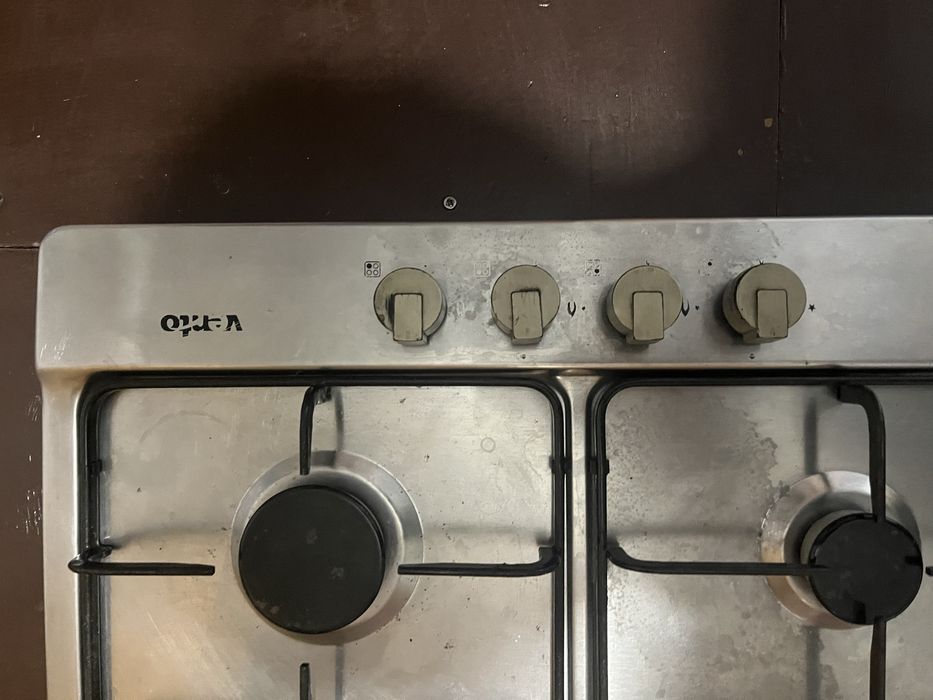 Варильна поверхню в непоозом состоянии.