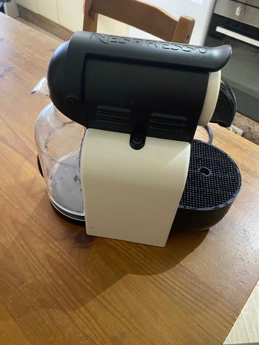 Vendo 2 máquina de café nespresso para peças