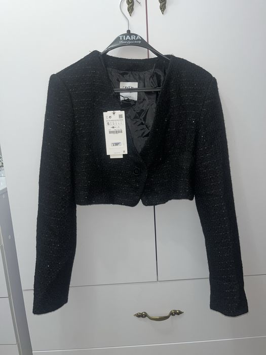 Чорний вкорочений твідовий піджак Zara