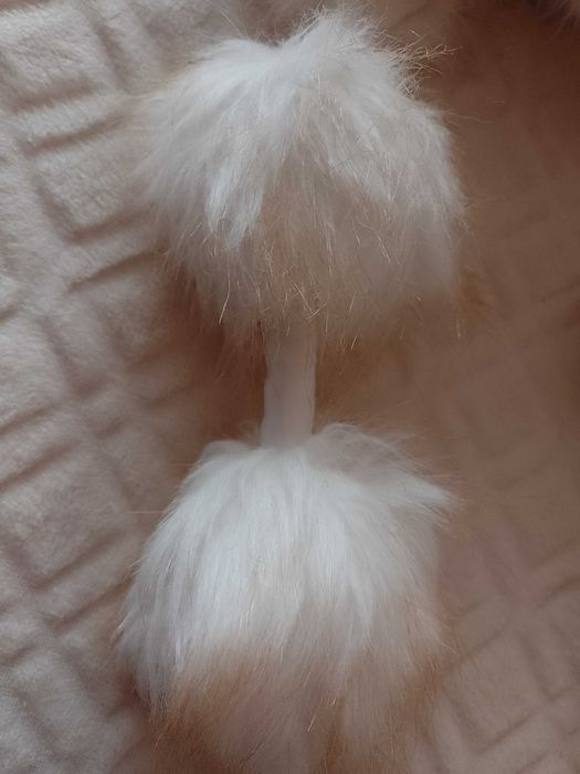 Avanti/ Ekskluzywna, futrzana Czapka Zimowa z długimi pomponami