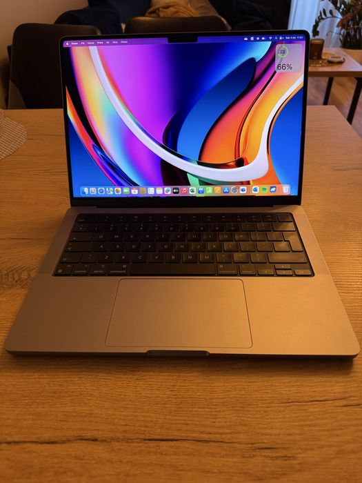 Apple MacBook Pro M3/8GB/512/Mac OS - BATERIA 100%