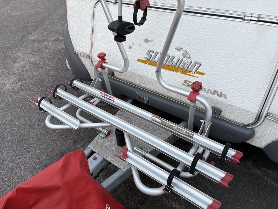 Fiamma XL A Pro trzy rowery dyszel