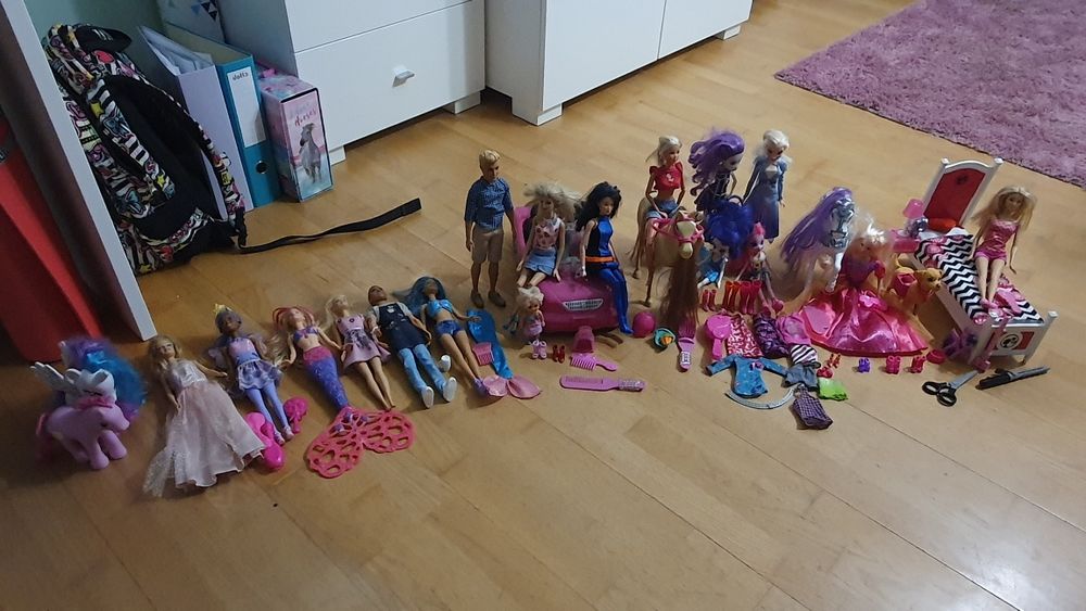 Zestaw lalek Barbie Mattel z akcesoriami