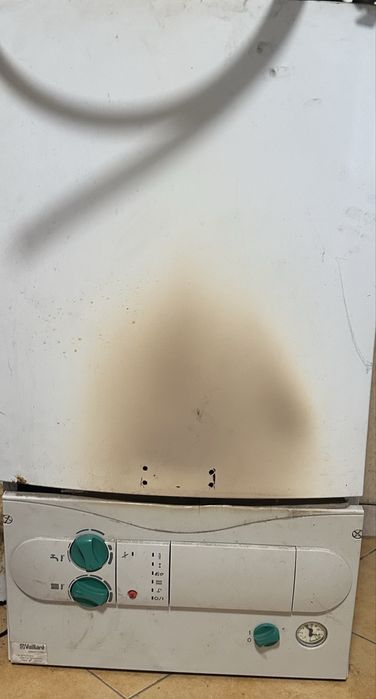 Димохідний двохконтурний котелVaillant. На запчастини