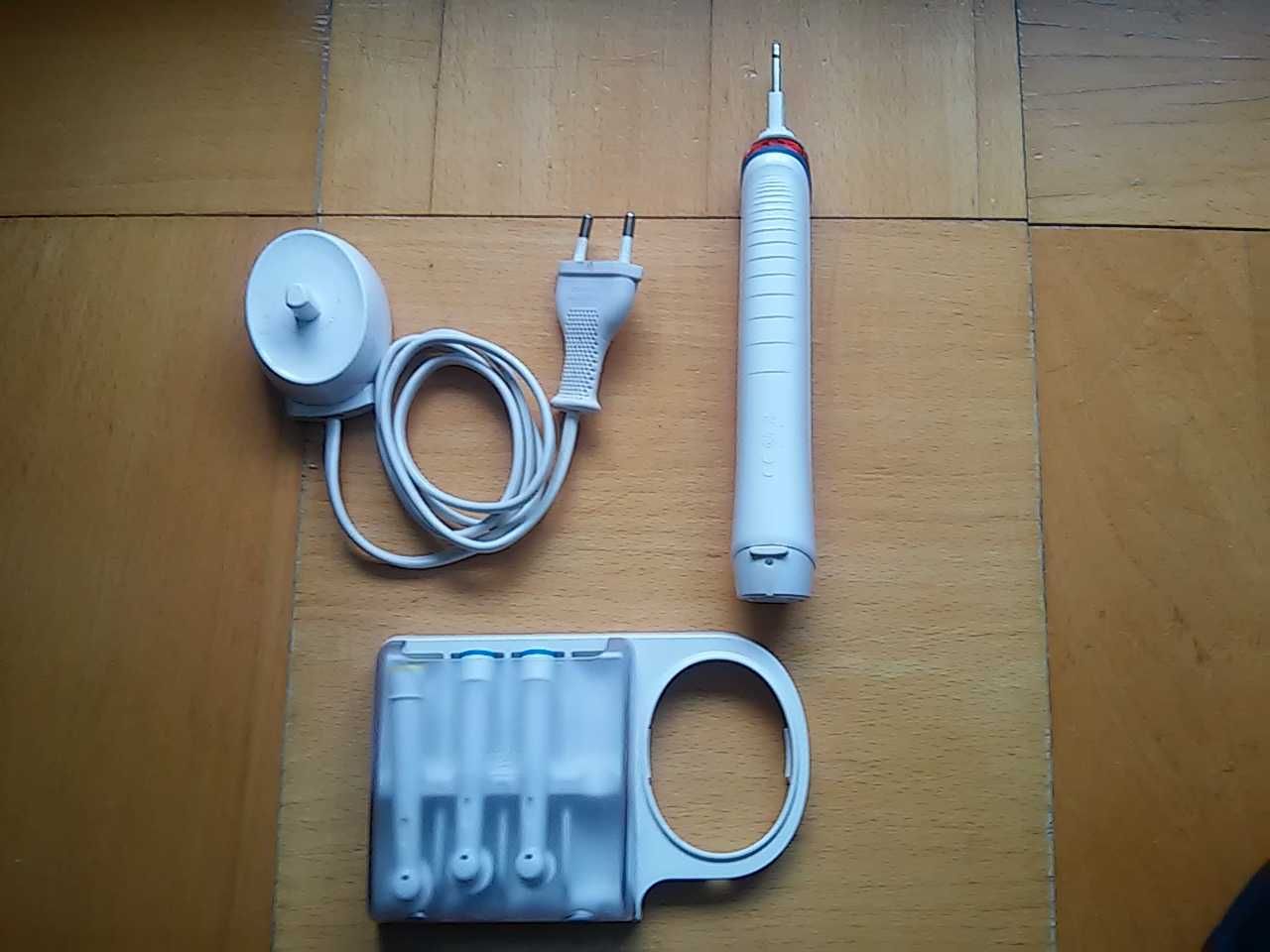 Szczoteczka elektryczna Oral - B Braun 3757