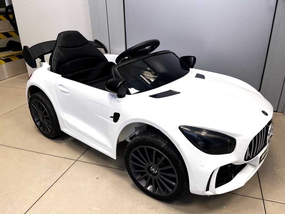 Samochód na akumulator Mercedes amg dla dziecka biały
