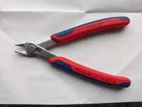 Szczypce Knipex, elektronika