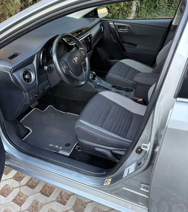 Toyota Auris 1.8 VVTi - Hybryda