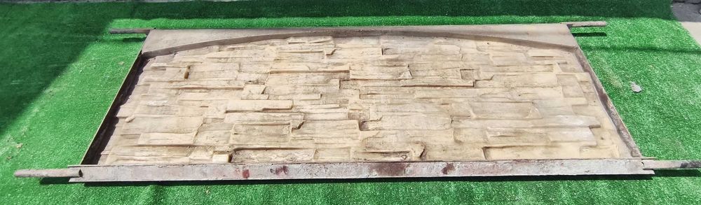 Formy do betonu - płyta ogrodzeniowa wzór kamień, deska przeplatana