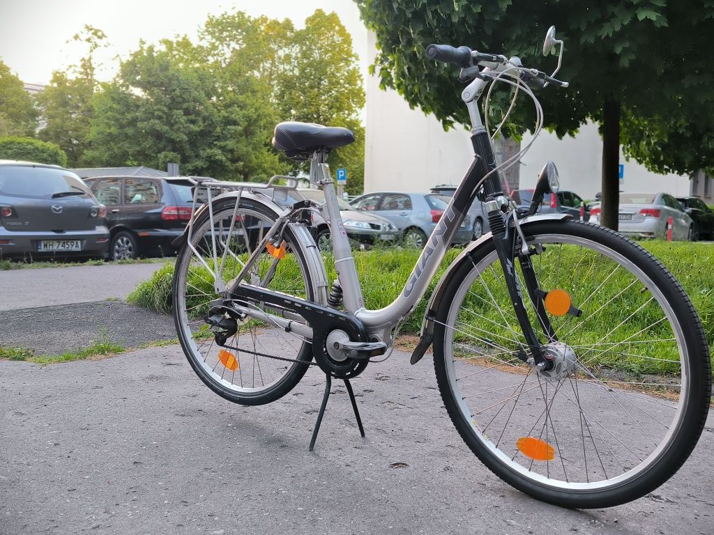 Rower miejski GIANT – wygodny, z amortyzacją i prądnicą!