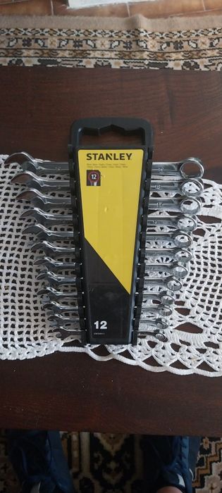 Jogo de chaves combinadas stanley 
Só negócio em mão.