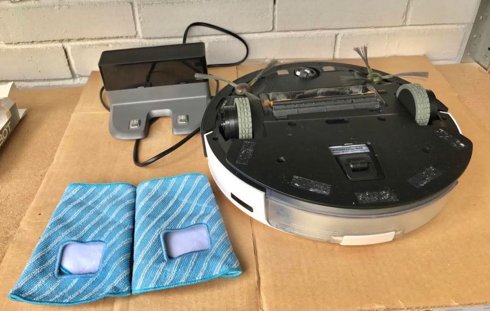 Робот пилосос Deebot  ozmo 610 Ecovacs