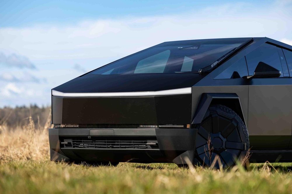 Tesla Cybertruck Лобове скло Сyberbeast 2023- оригінал