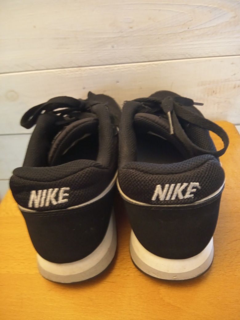 Buty Nike Runner r.38,5 wkładka 24 cm