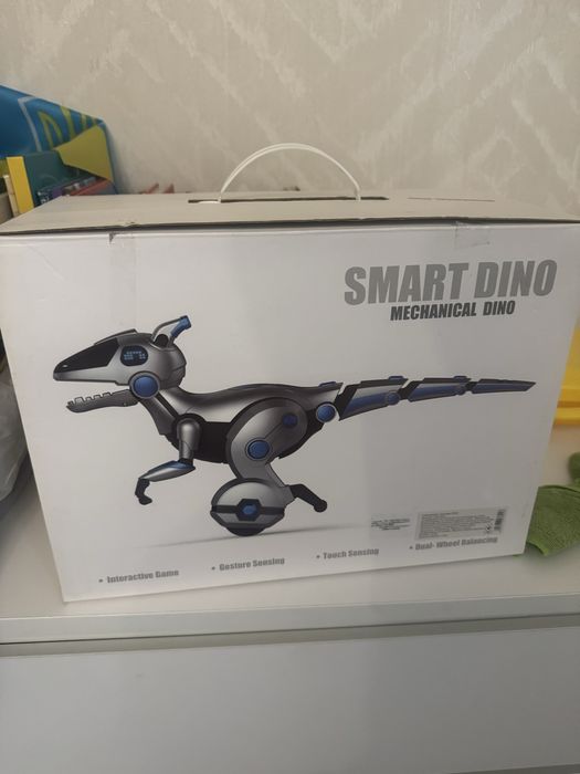 Іграшка-робот-динозавр