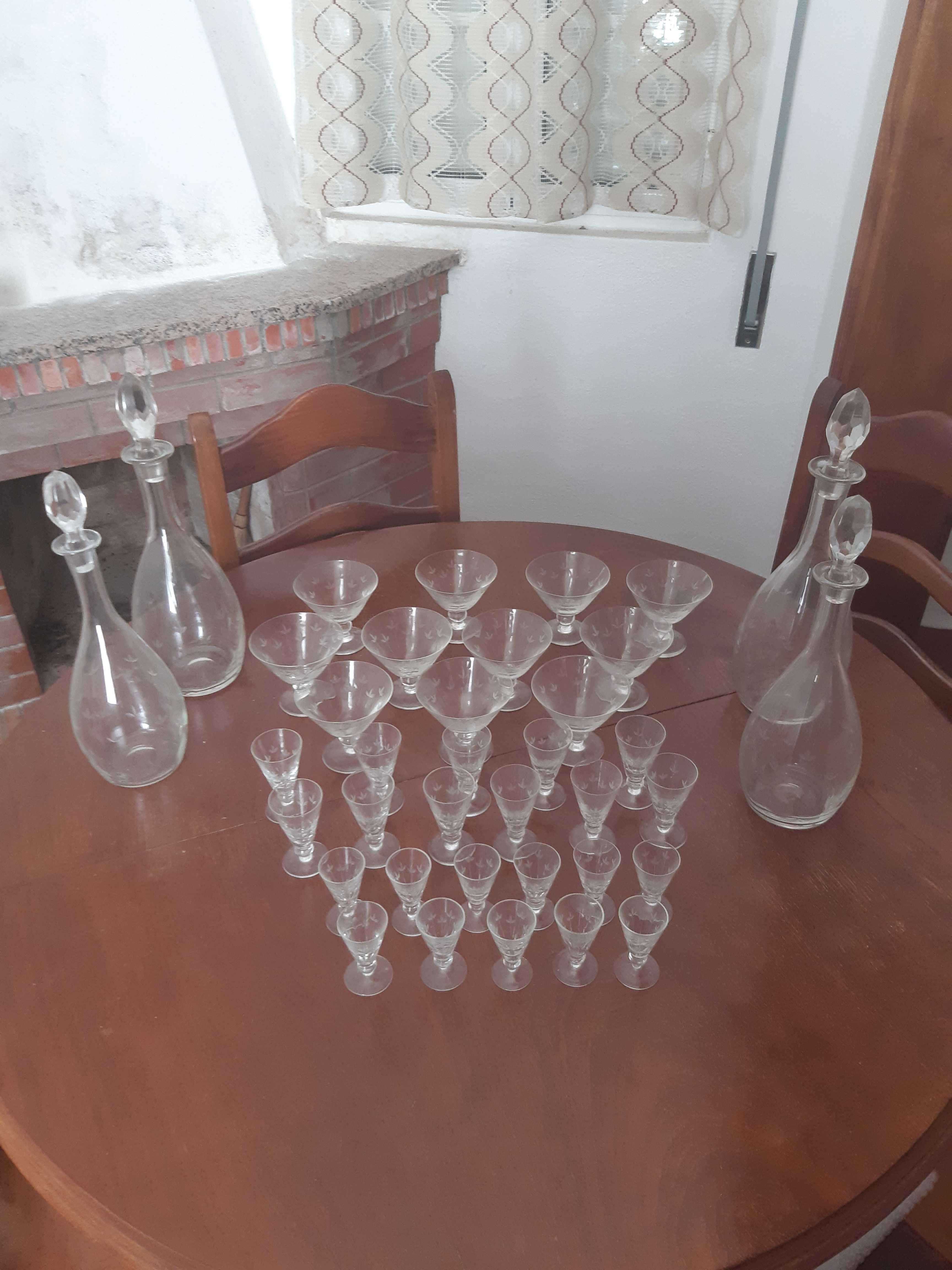 Conjunto de copos em vidro