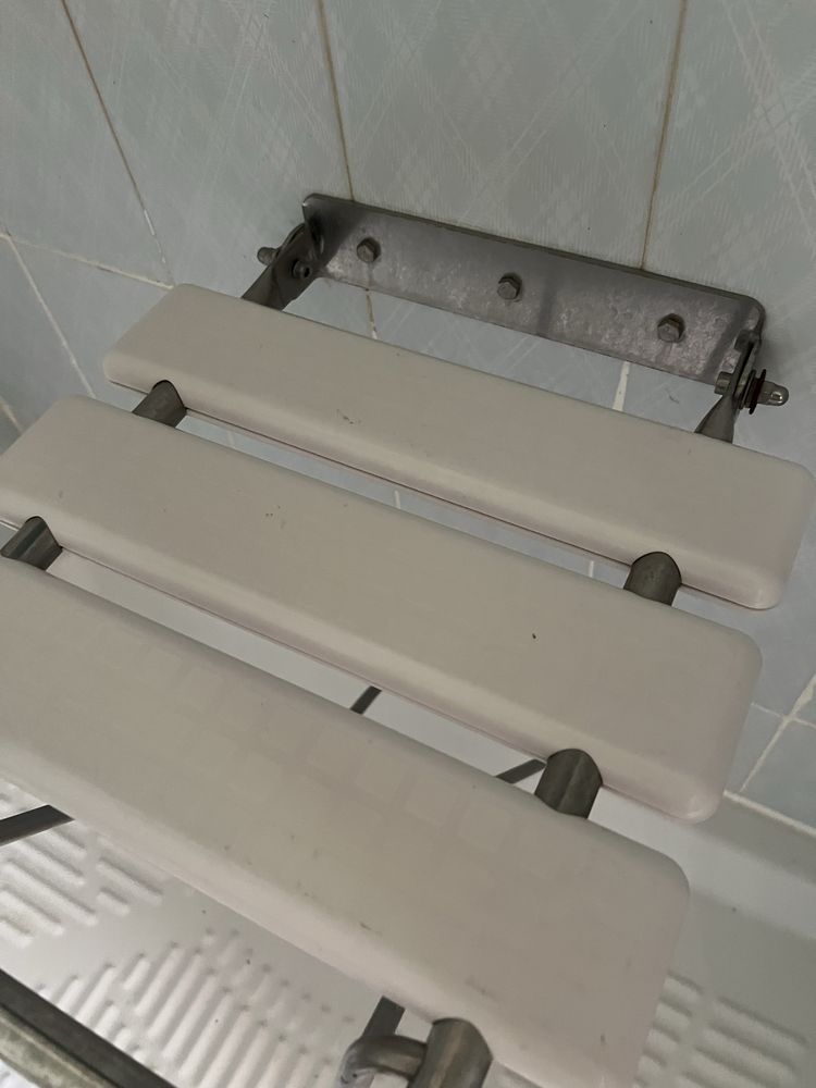 Assento de Banho para fixar na parede do banheiro