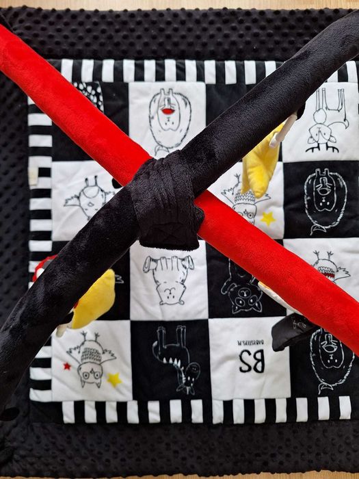 Mata edukacyjna kontrastowa Babysteps