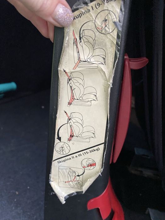 Дитяче автокрісло newbuddy в машину