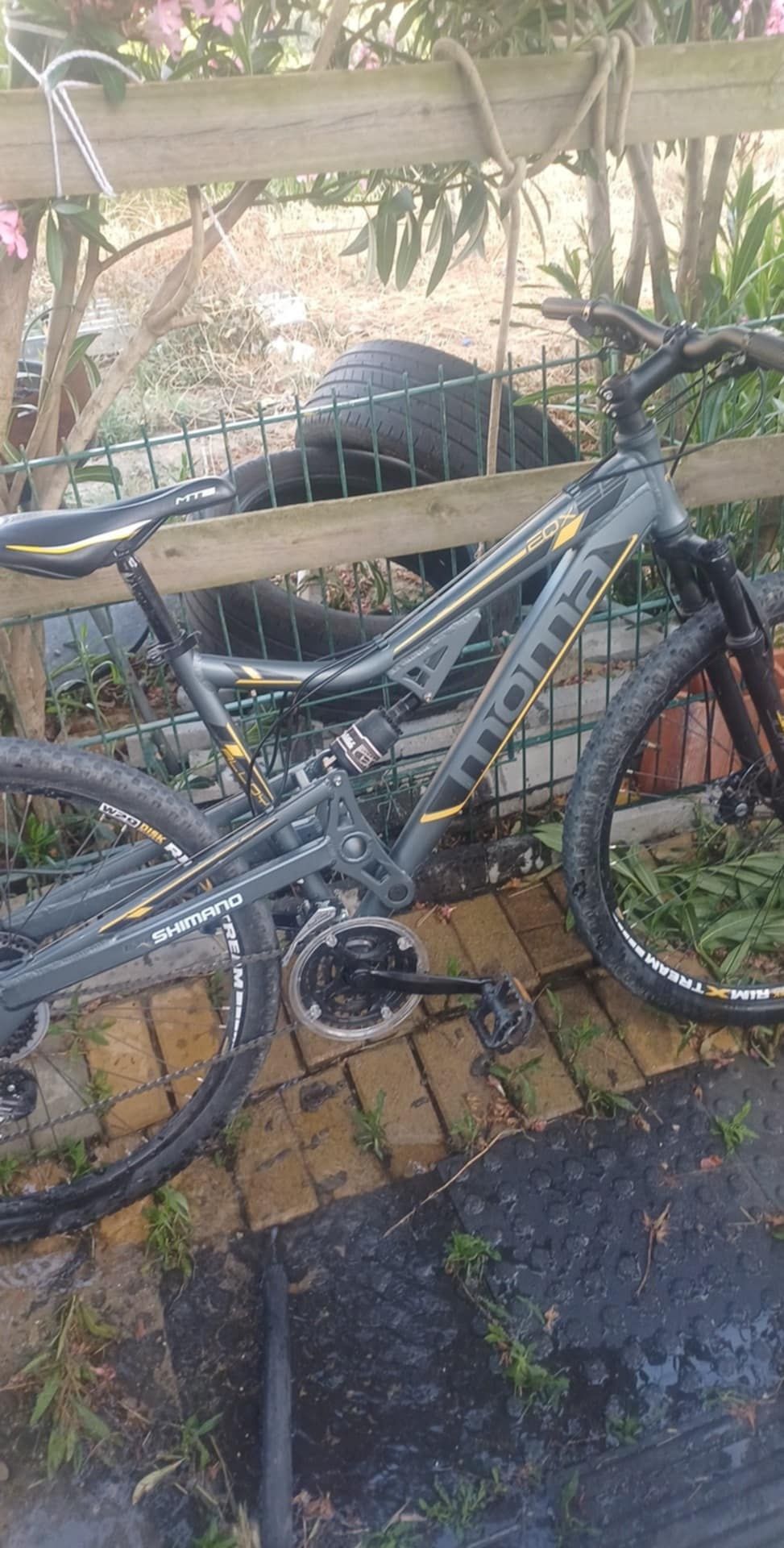 Vendo bicicleta moma com nova