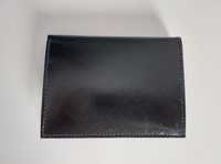 skórzany czarny męski portfel w kartoniku, 12,5 x 9,5 cm